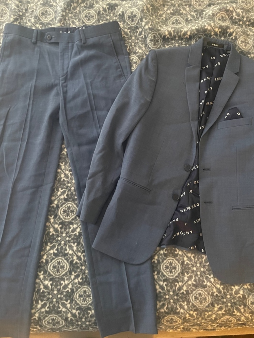 DKNY Boys Navy Two-Piece Suit Jacket & Trousers size 14